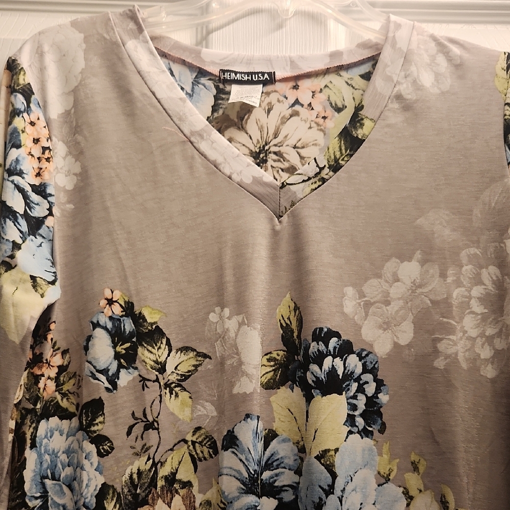 Hemish USA Floral V-Neck Top